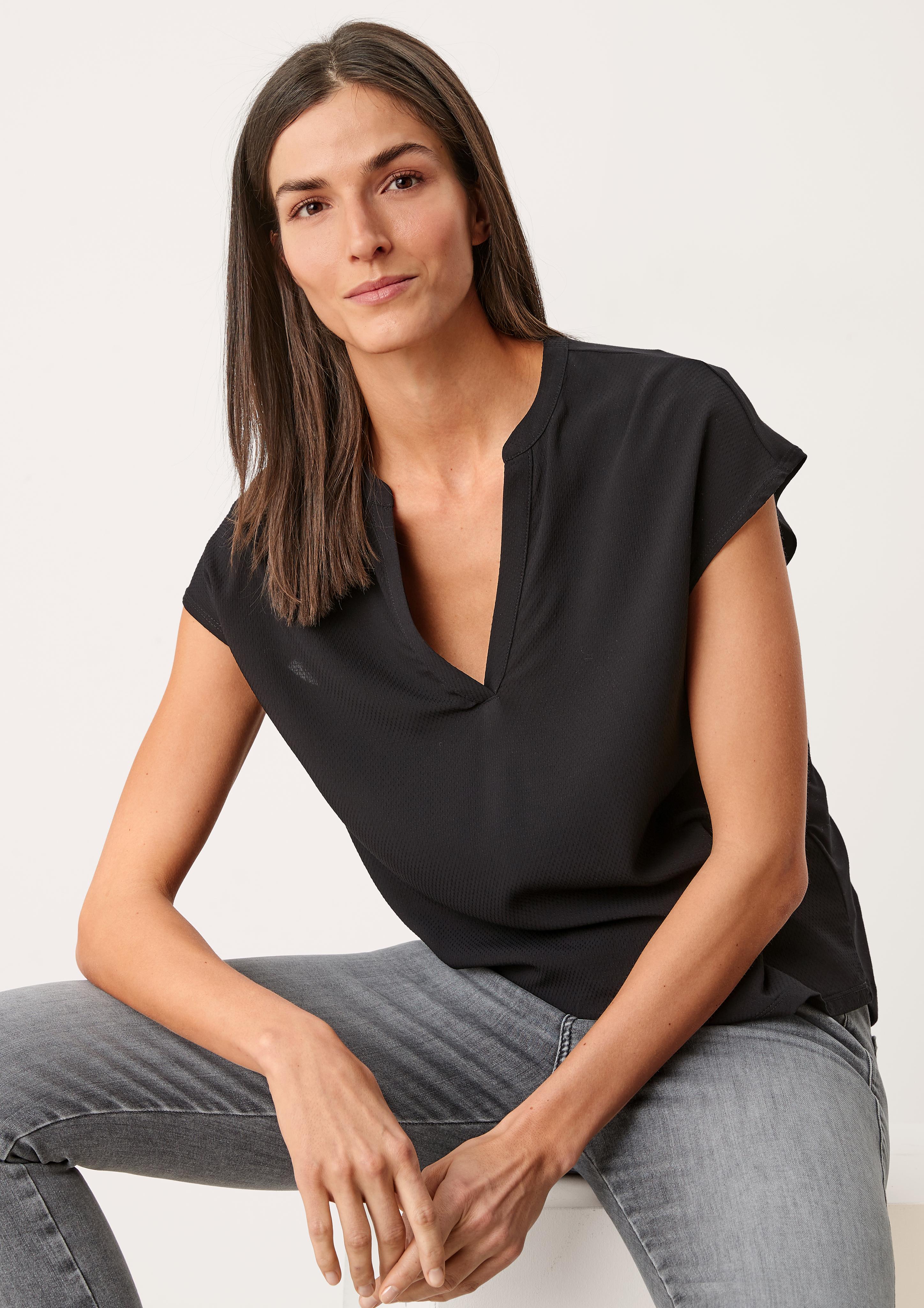 Viskoseshirt mit V-Neck  2112033-9999