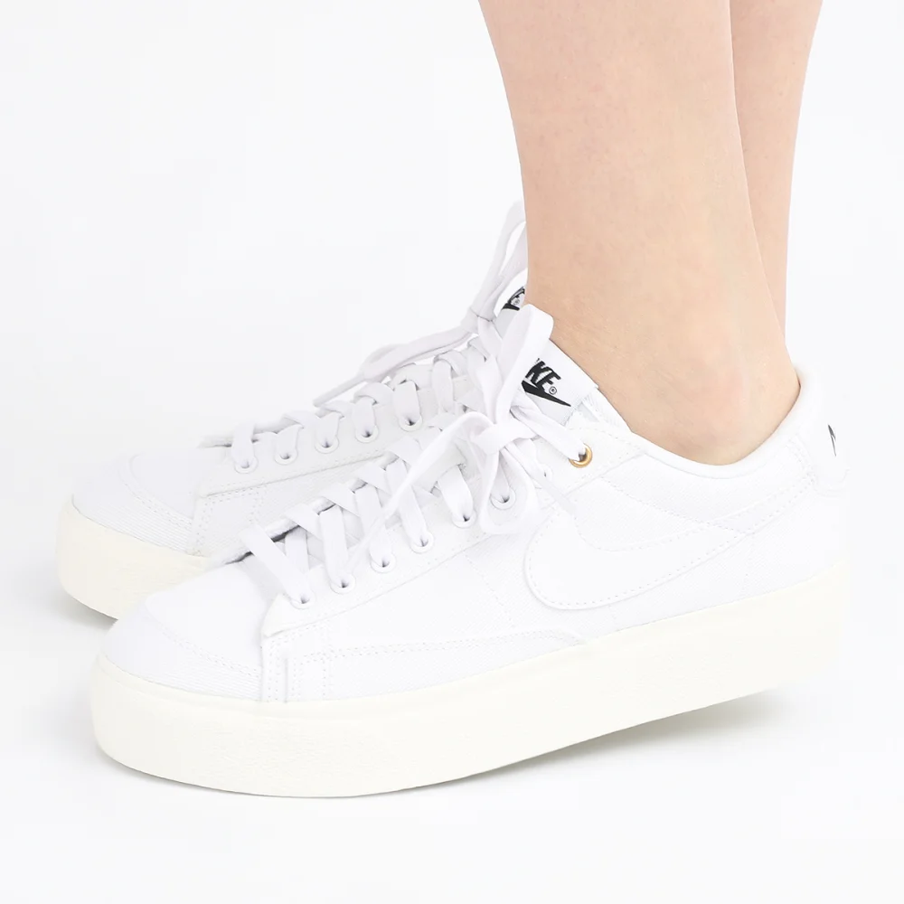 Nike Blazer Low Platform Cnvs DV7475-100 / weiss
