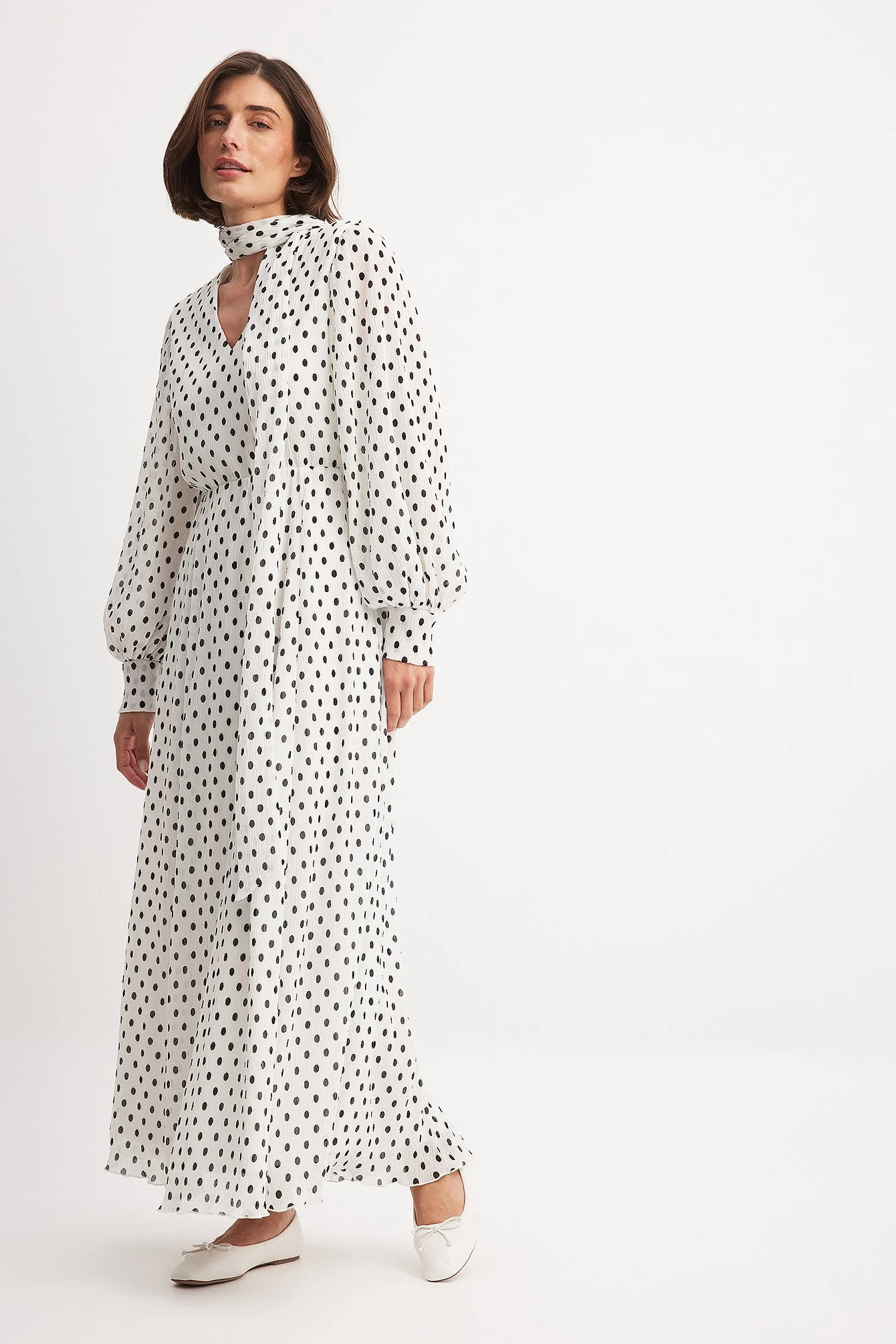 Gepunktetes Maxikleid aus Chiffon
