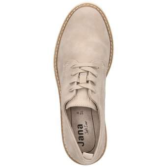 Jana Schnürer in beige
