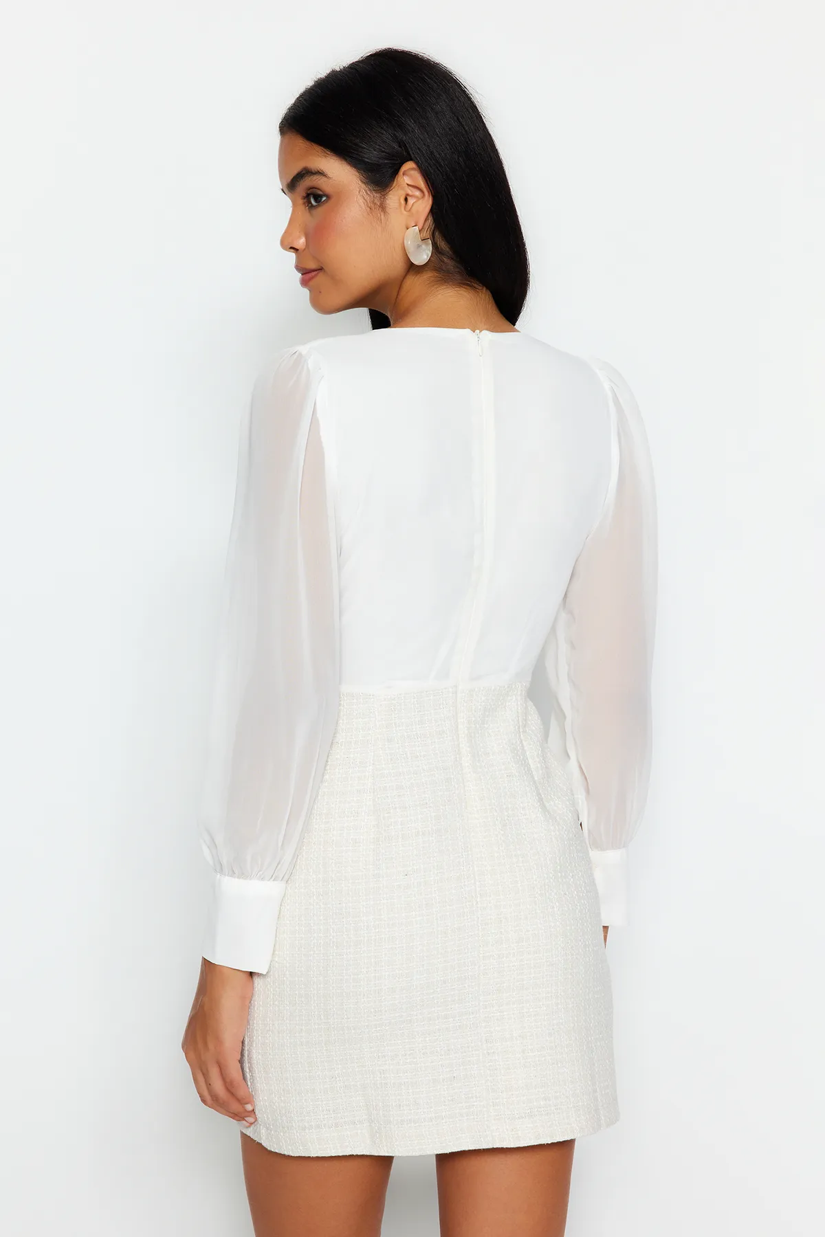 Trendyol Collection  Ecru Zweireihiges, gefüttertes Mini-Jackenkleid mit V-Ausschnitt und Webjacke TWOAW24EL00659