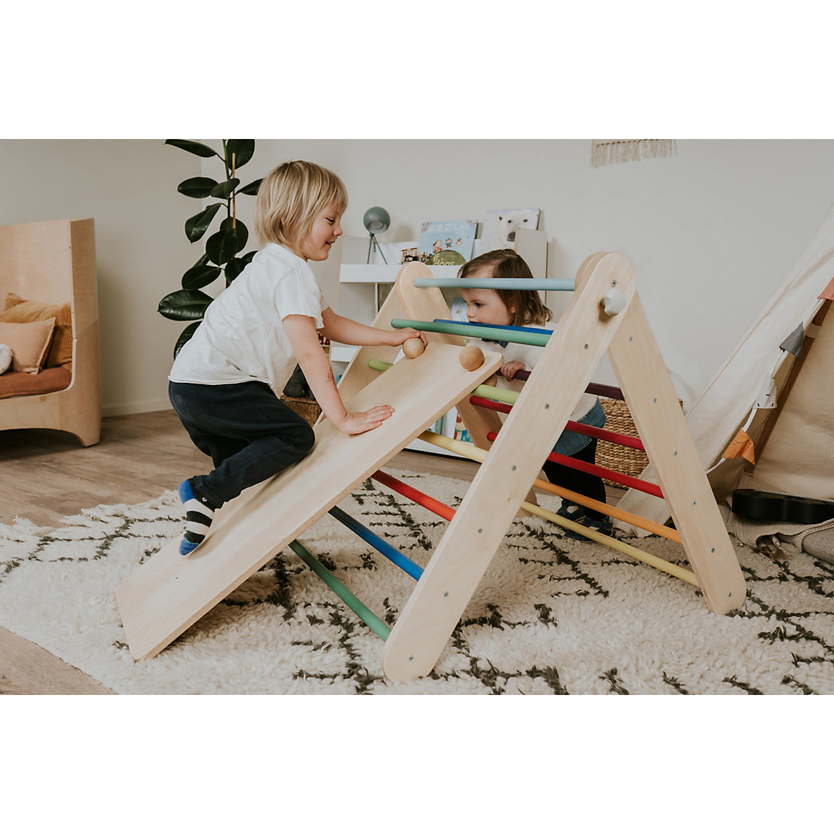 Klettergerüst Sprossenwand mit Rampe und Rutsche Indoor, Kletterdreieck Sprossenwand aus Holz, Klettern Innnen Kleinkind
