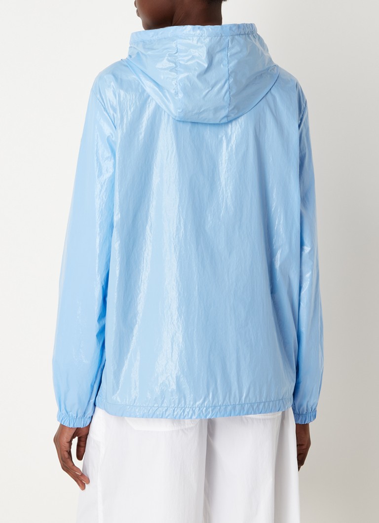 Giacca Moncler Wousse con cappuccio e tasche con zip.
