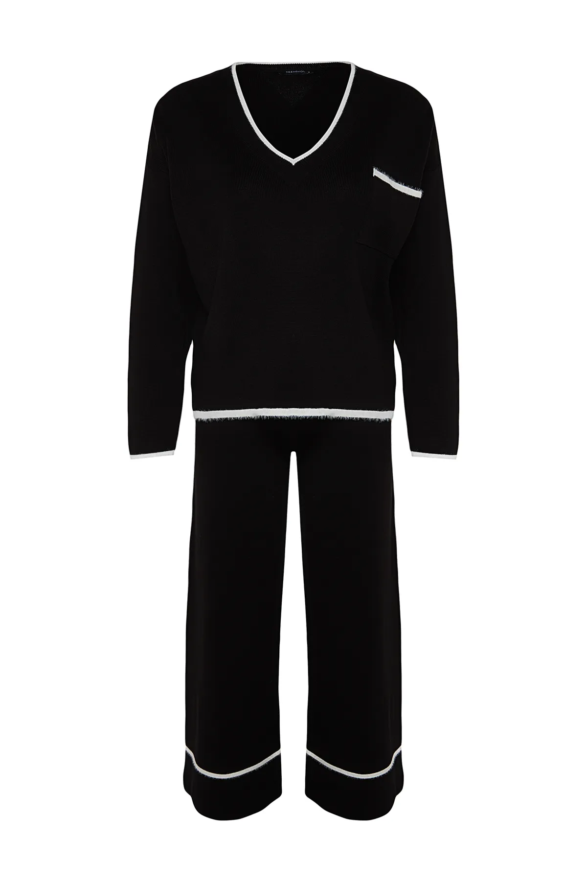 Trendyol Collection  Schwarzes, extraweites Set aus Oberteil und Unterteil aus Strick mit Pelzbesatz TWOAW24AU00099