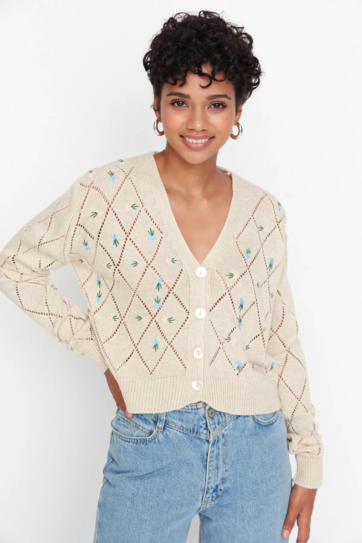 Trendyol Collection  Strickjacke mit Steinstickerei TWOAW22HI0188