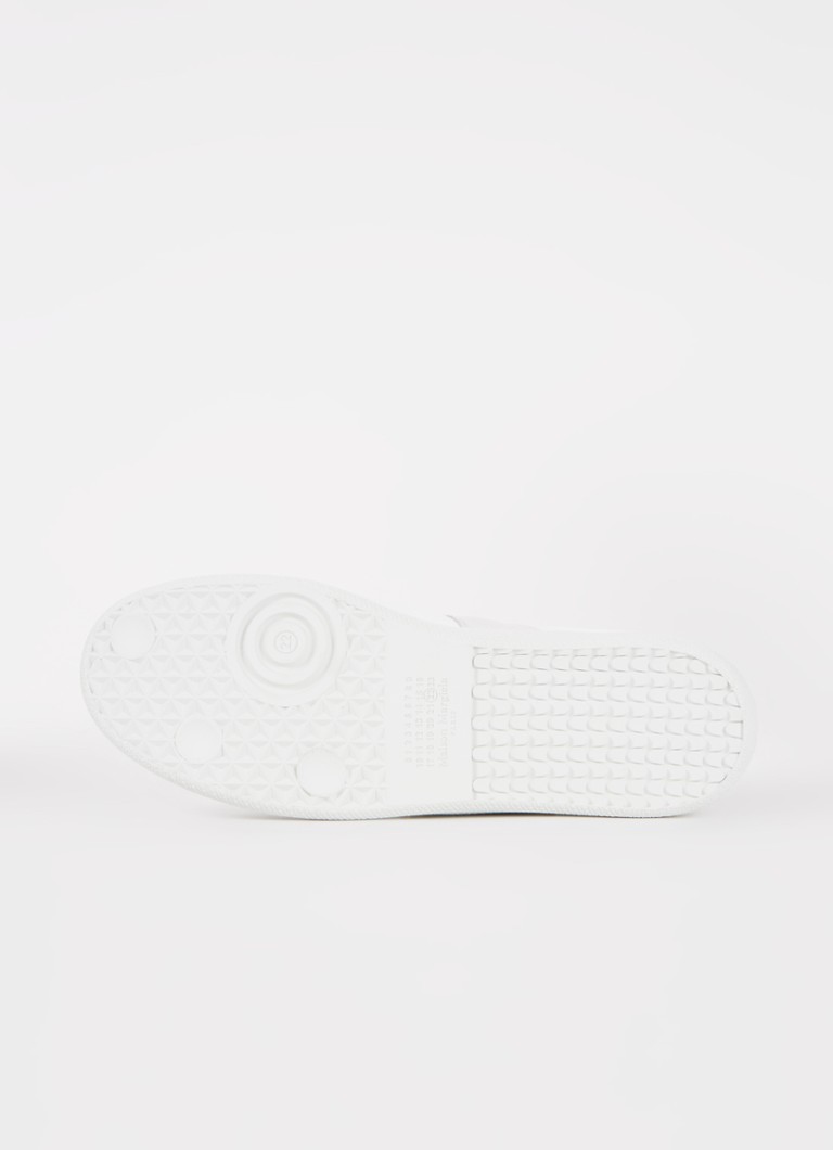 Replica delle sneakers Maison Margiela in pelle di agnello con dettagli in camoscio.