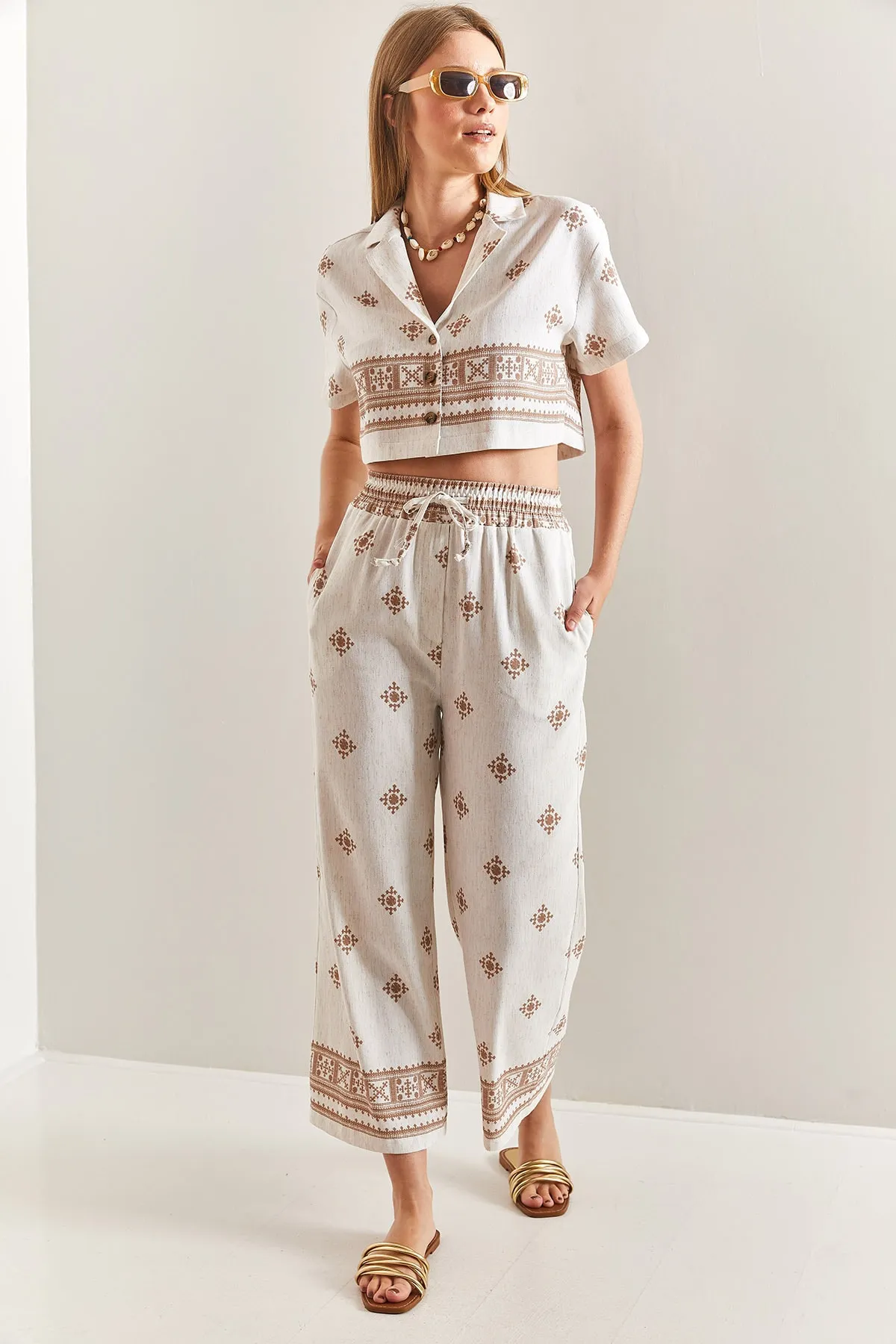 Bianco Lucci  Damen-Set mit kurzärmligen Ethno-Leinen-Crop-Hemdhosen