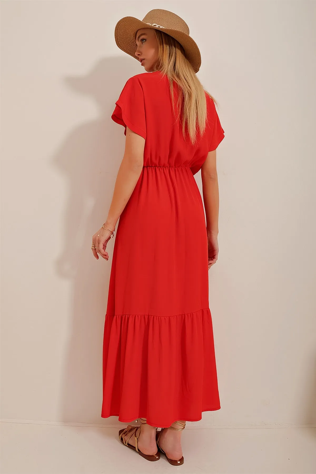 Trend Alaçatı Stili  Damen-Kleid in Crinkle-Optik in Maxilänge mit zweireihigem Kragen und Granatapfelblüten ALC-X4373