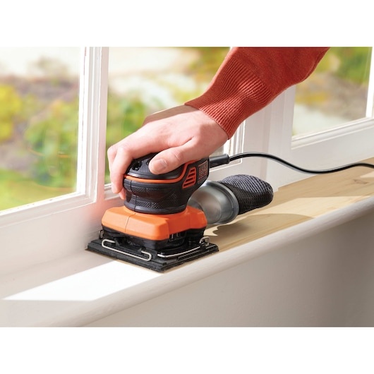 Mașină de tăiat cu acul Black & Decker KA450-QS, 220 W, 1/4 vel.
