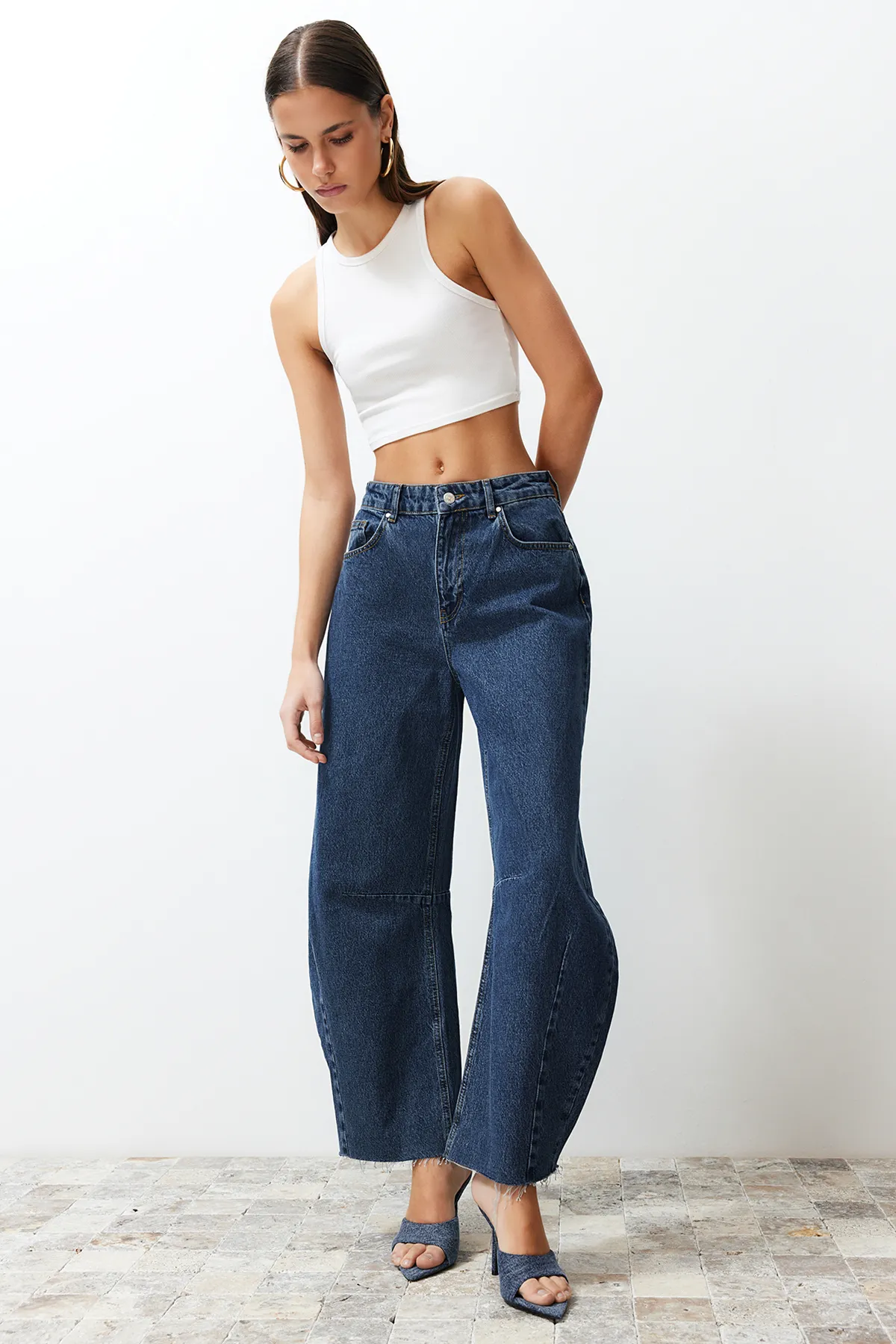 Trendyol Collection  High Waist Balloon Jeans - Dunkelblau, Nahtdetail, Nachhaltiger TWOSS24JE00141