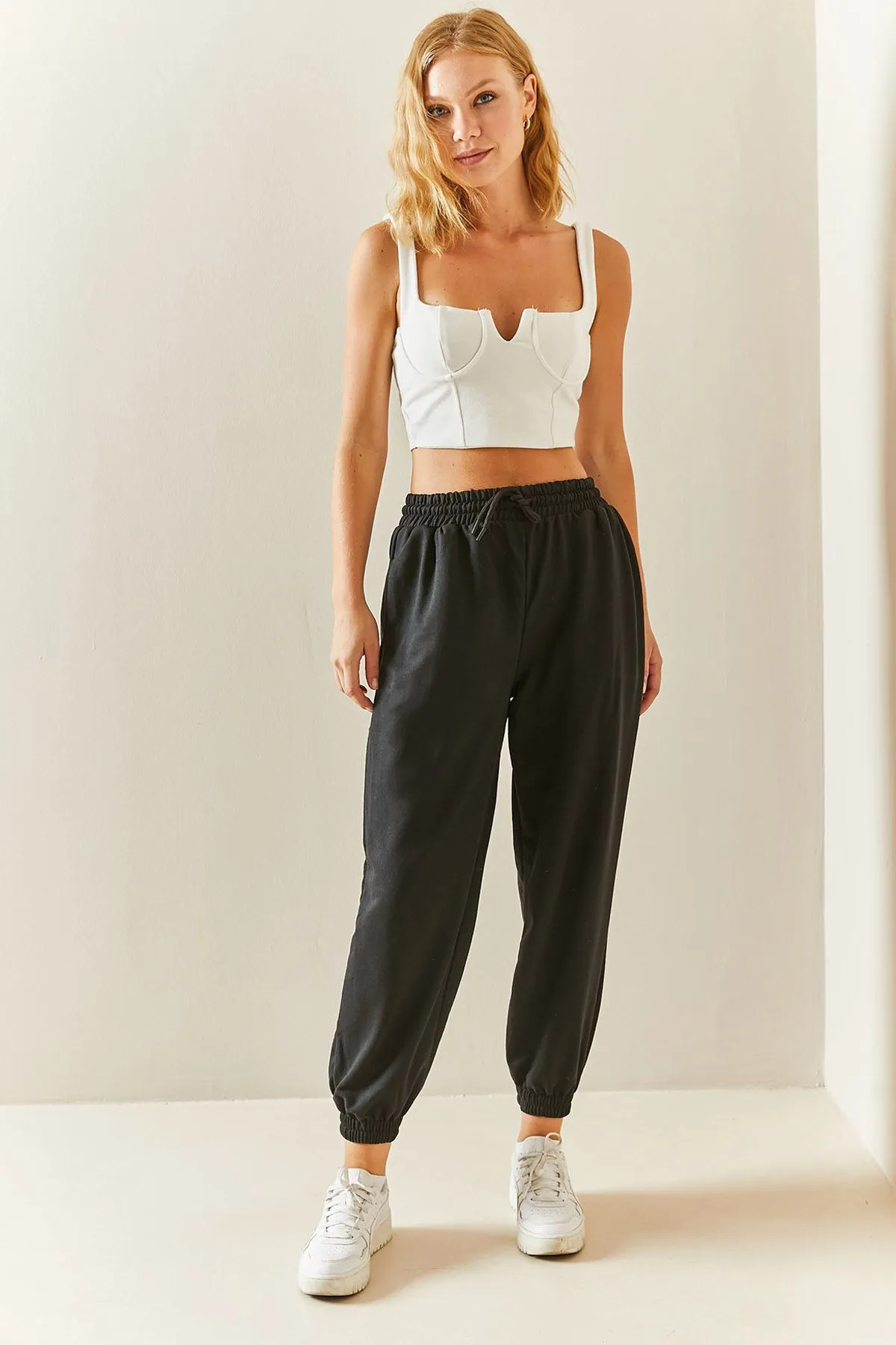 XHAN  Schwarze Jogger-Jogginghose mit hoher Taille 3YXK8-47560-02