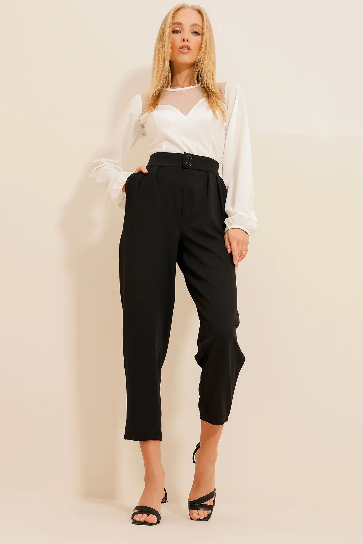 Trend Alaçatı Stili  Schwarze Karottenhose mit hoher Taille für Damen ALC-X11148