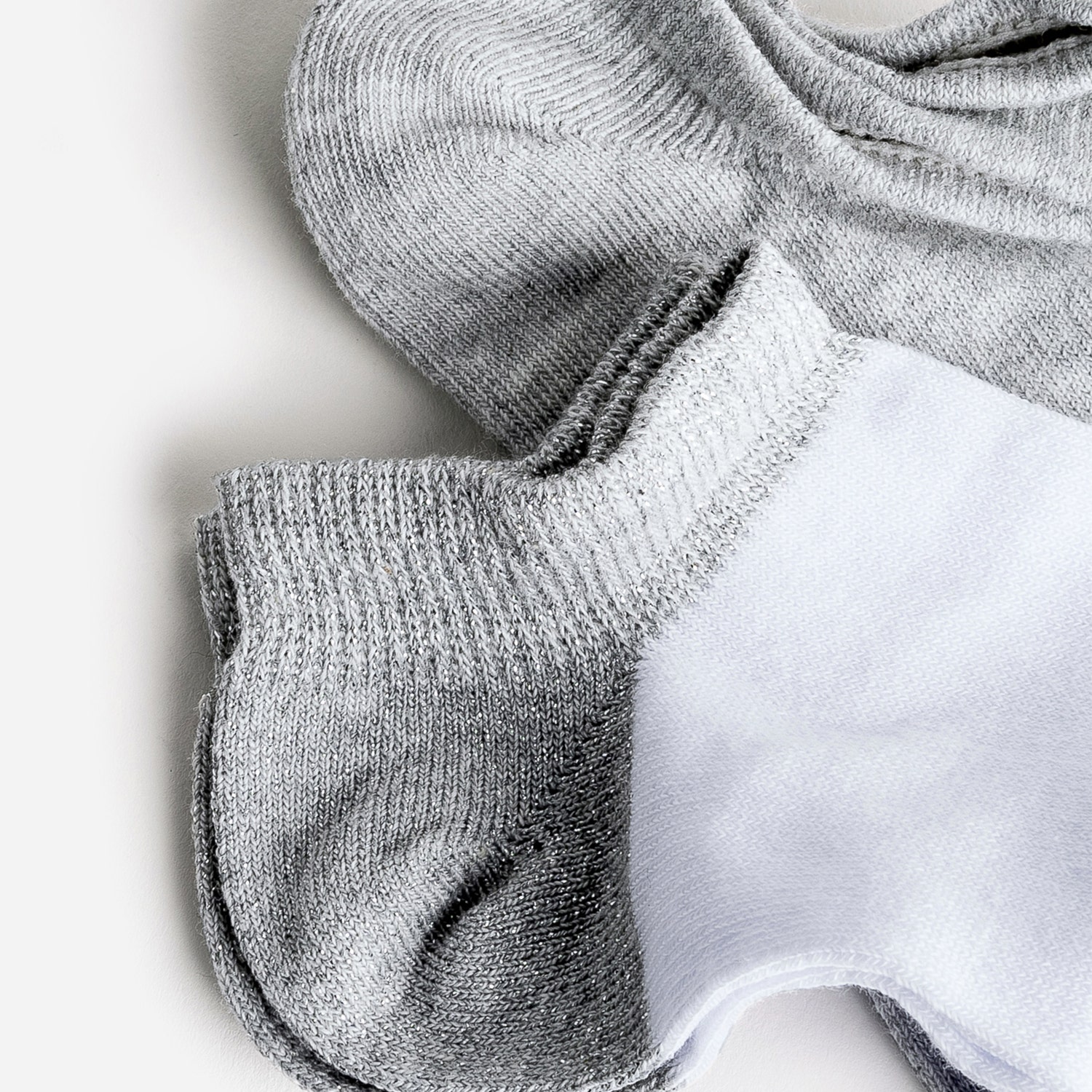 Chaussettes courtes blanches et gris pailleté