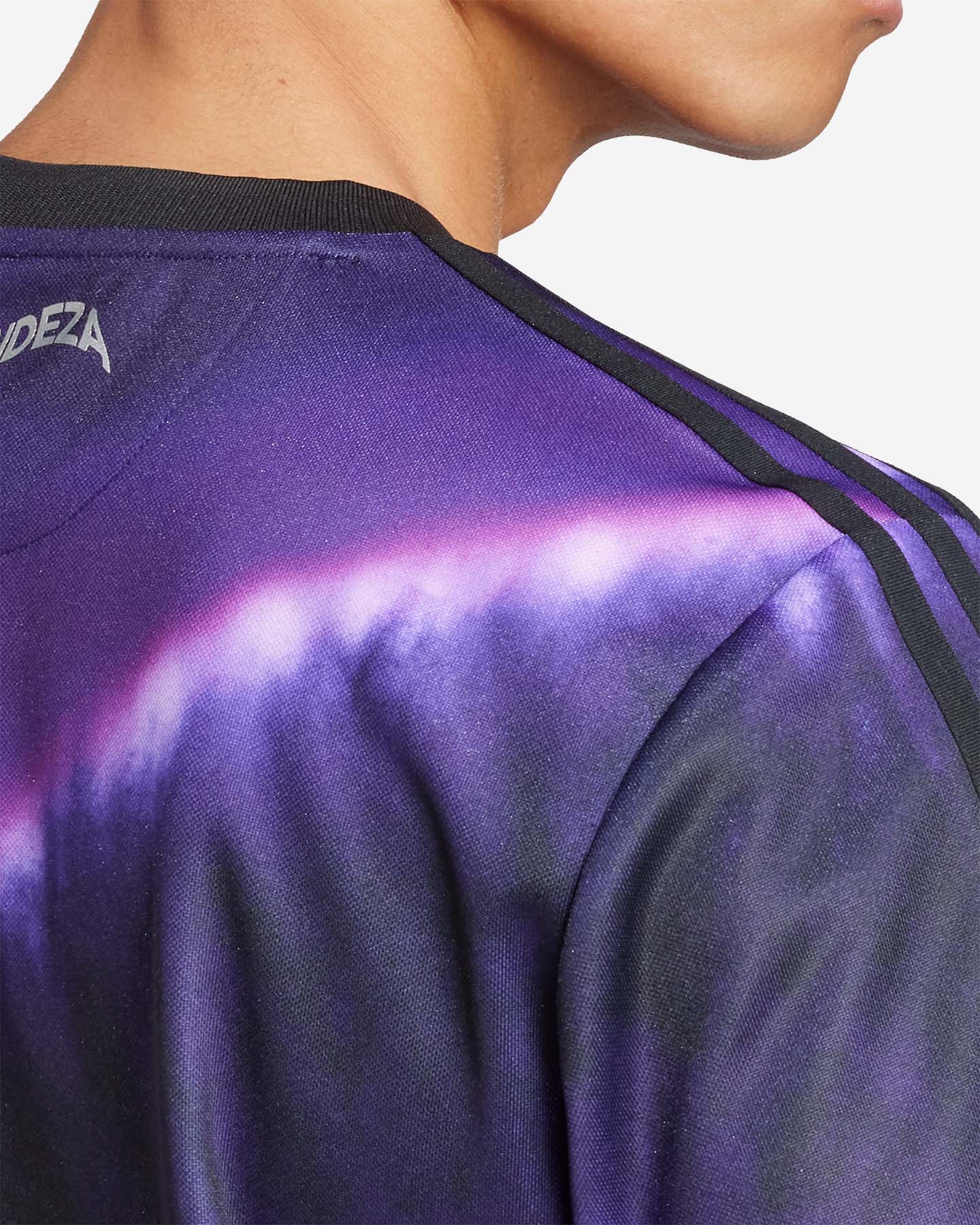 Oficiálne futbalové oblečenie Adidas Real Madrid CNY M JF2590