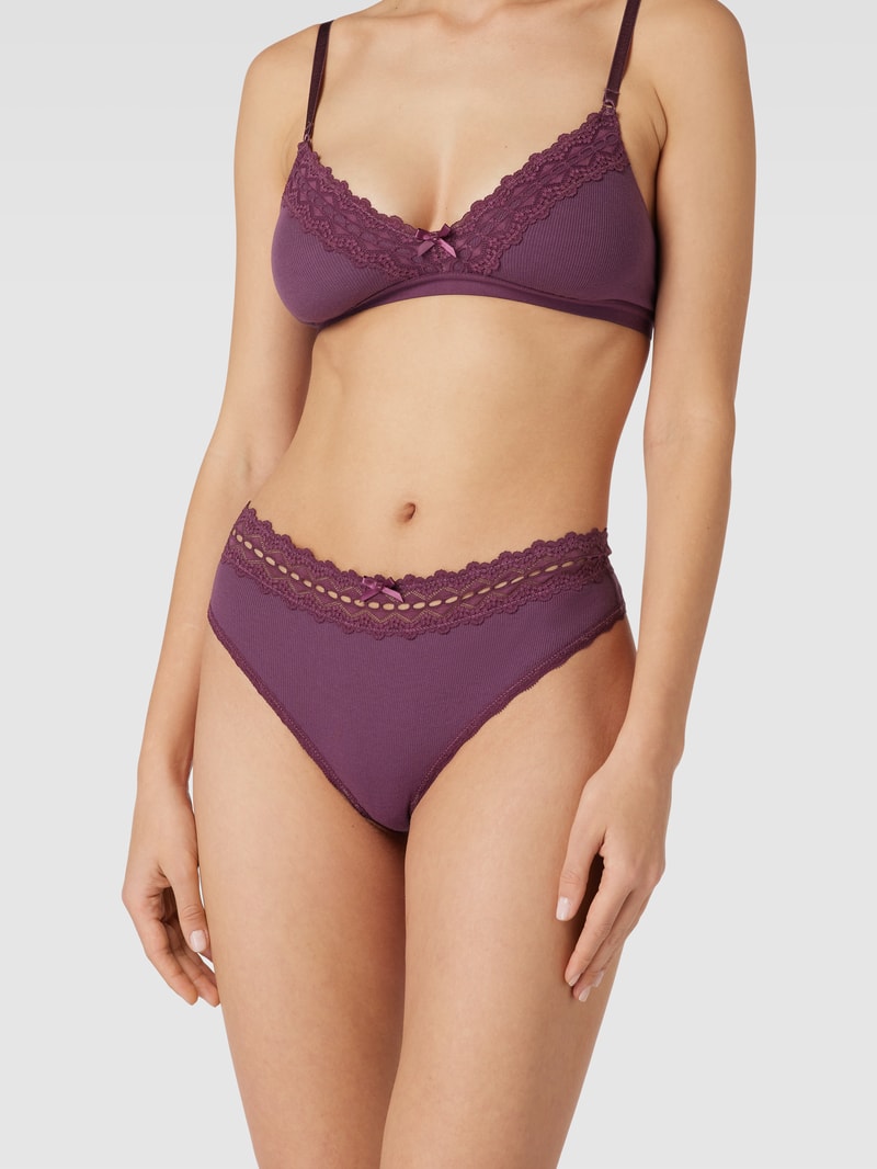 String mit Spitzenbesatz Modell 'Claire String' in lila