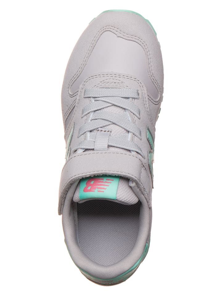 New Balance Sneakers in Grau günstig kaufen