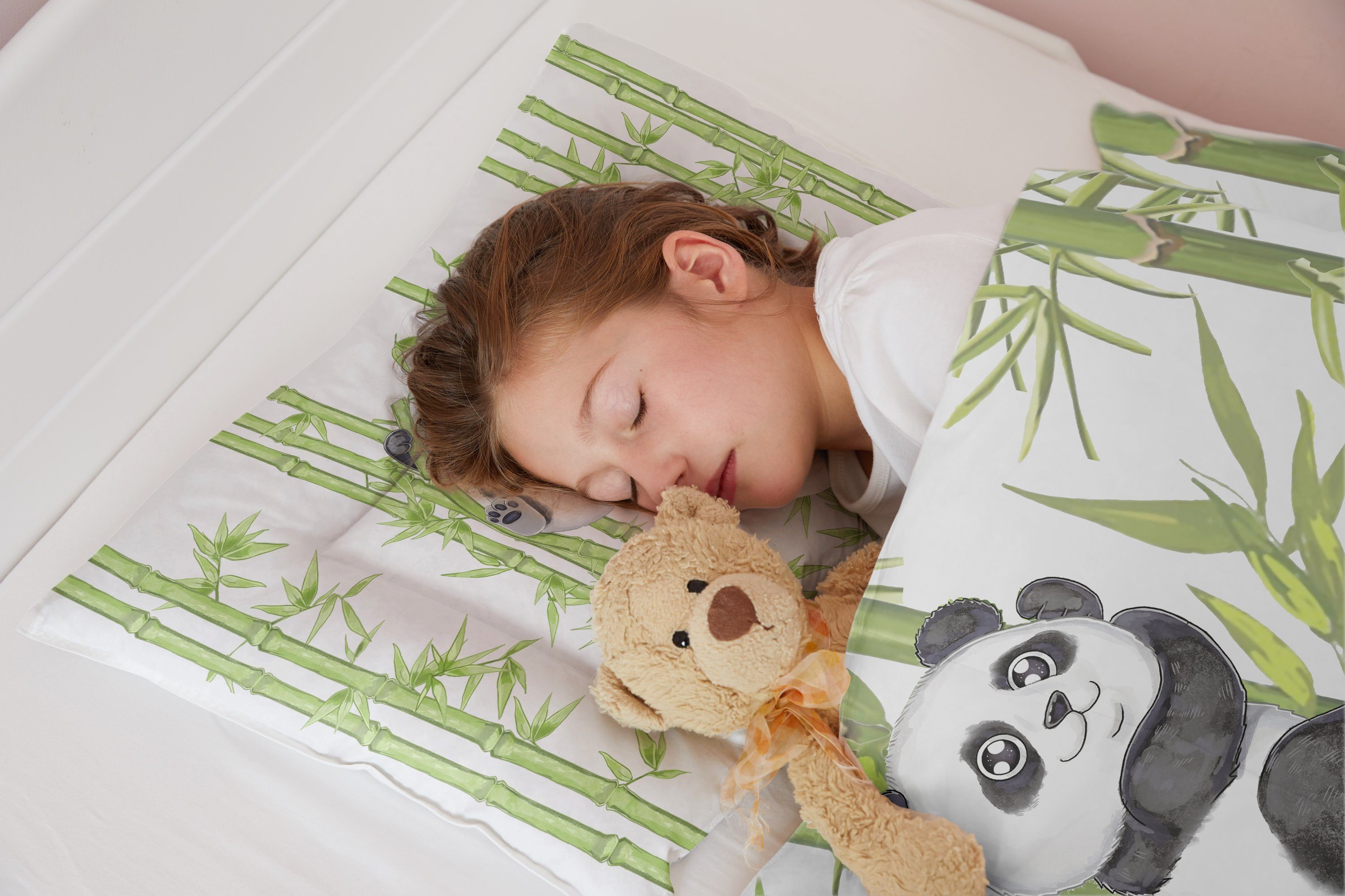 Kinderbettwäsche Panda als Babybettwäsche 100x135 oder Kinderbettwäsche 135x200, Koru Kids, 100% Baumwolle (Renforc), 2 teilig, Kuschelig weiche Kinderbettwäsche mit wirklich tollem Panda Motiv