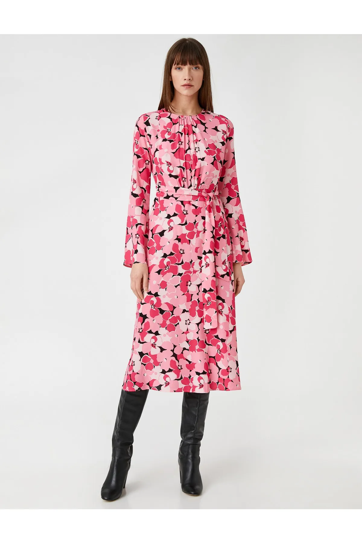 Koton  Midikleid mit Blumenmuster, langen Ärmeln und Gürtel