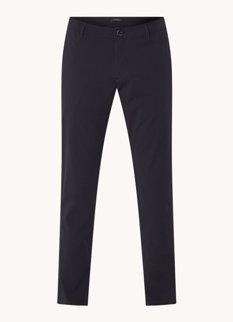 Pantaloni chino slim fit de la Armani Exchange, cu talie elastică și buzunare laterale.