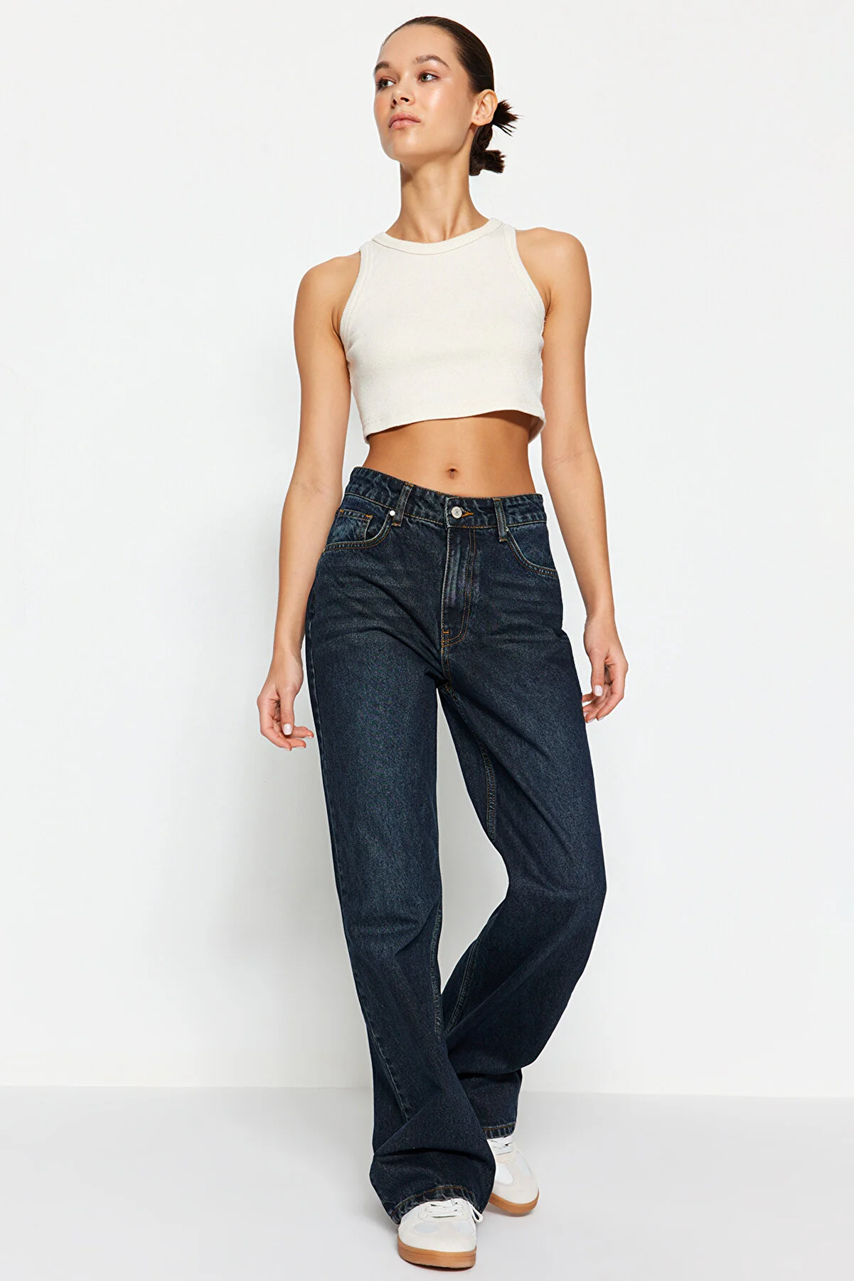 Trendyol Collection  Dunkelblaue Jeans mit hoher Taille und weitem Bein TWOSS24JE00019