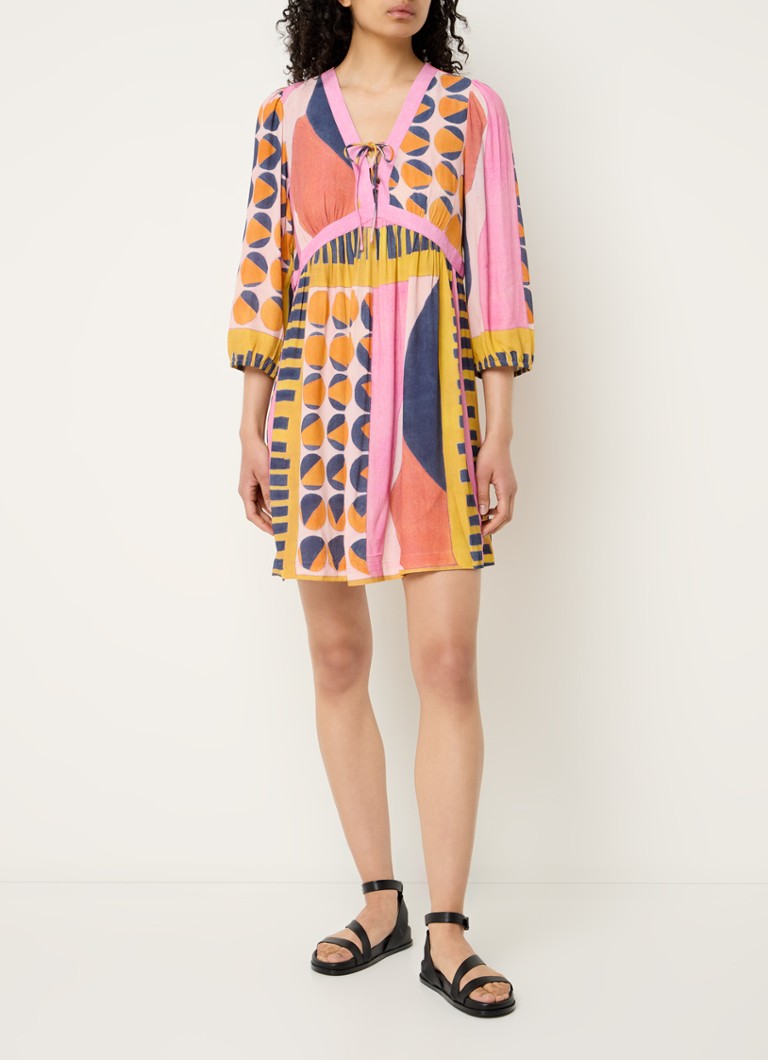 Vestido túnica corto Myriem de ba&sh con estampado gráfico.