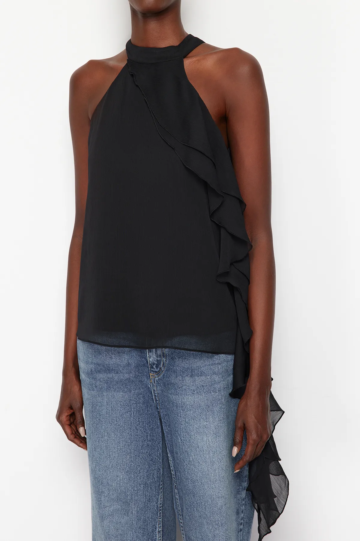 Trendyol Collection  Schwarze ungefütterte gewebte Chiffonbluse mit Rüschen TPRSS24BZ00027