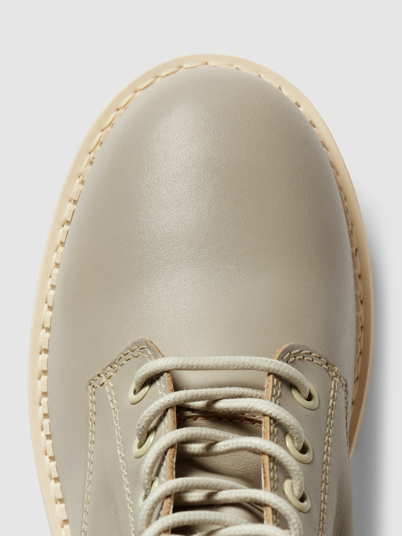 Schnürboots aus Leder mit Plateausohle in beige