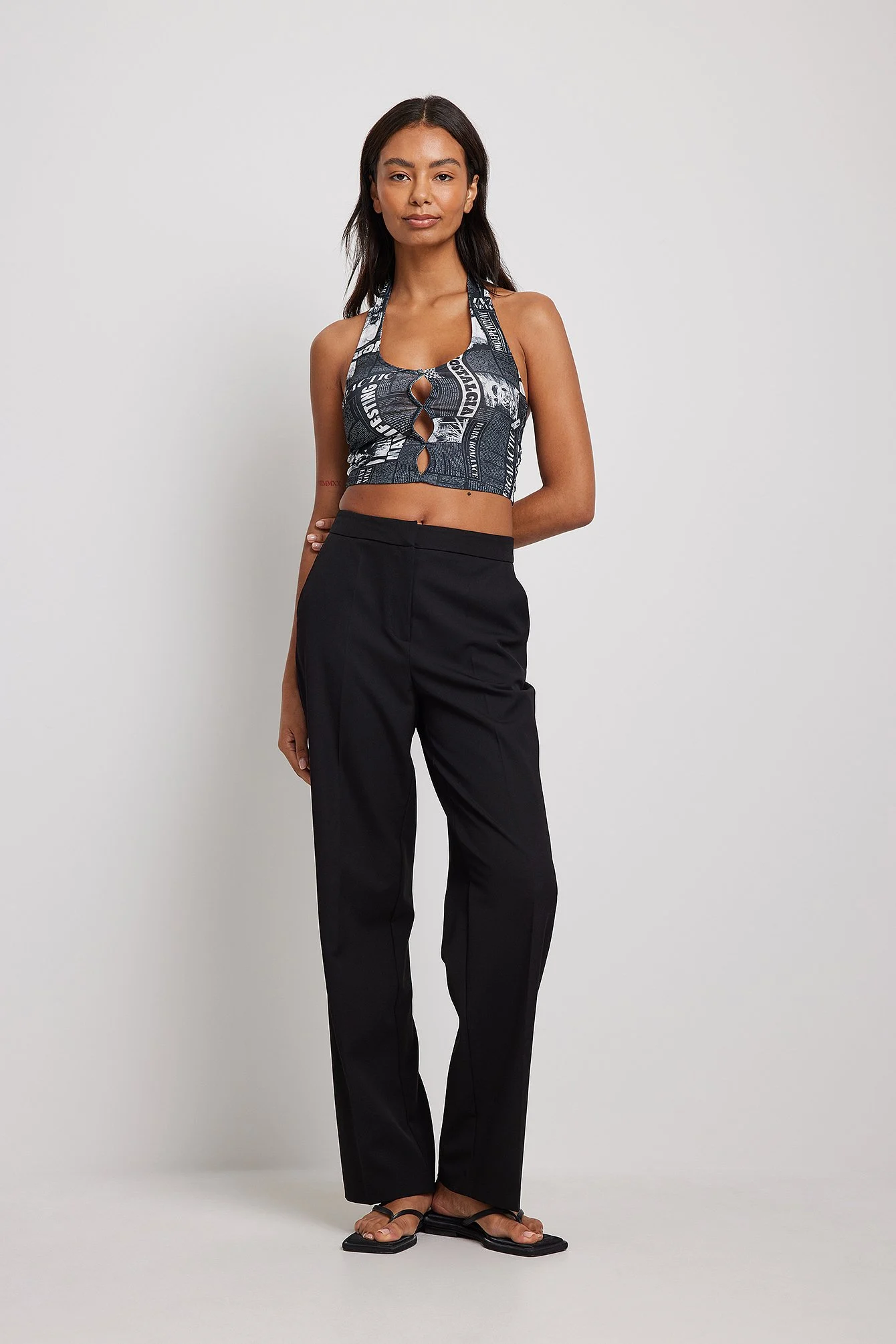 Neckholder-Singlet mit Cut-Out-Detail