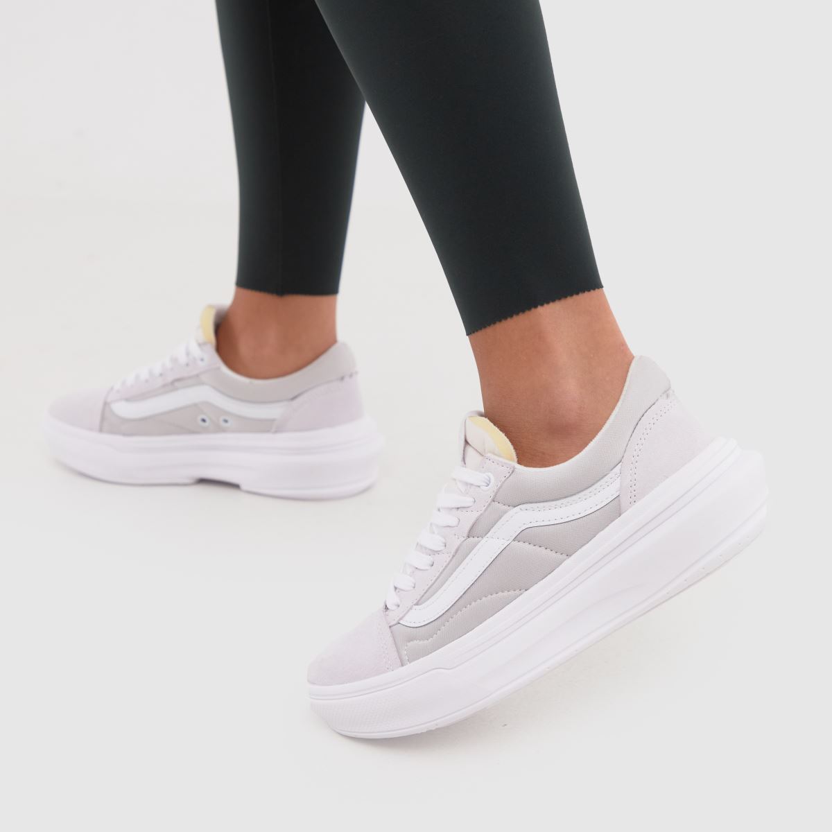 Vans – Ljusgrå comfycush old skool overt sneakers