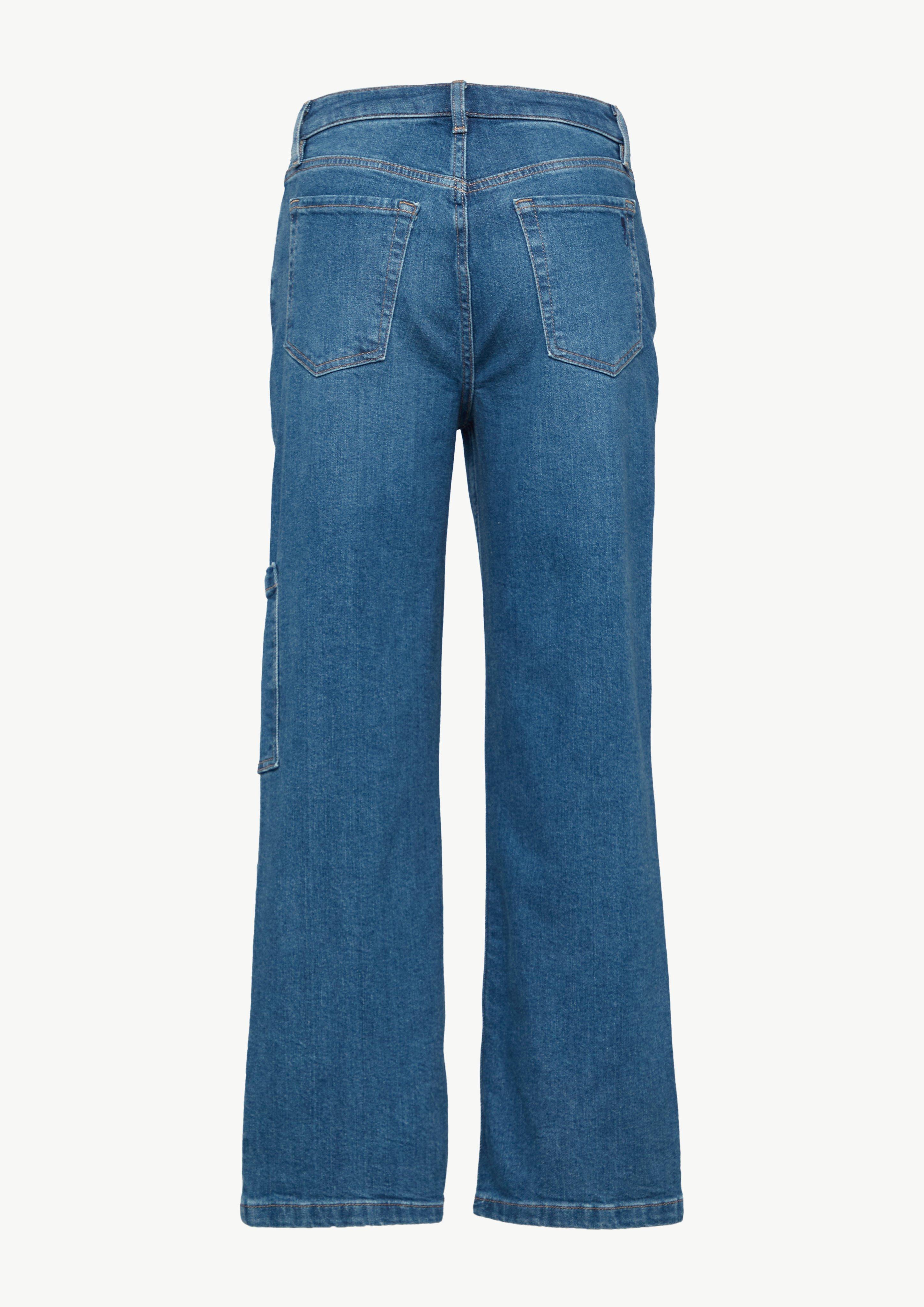 Locker geschnittene Jeans mit Cargotasche - blau