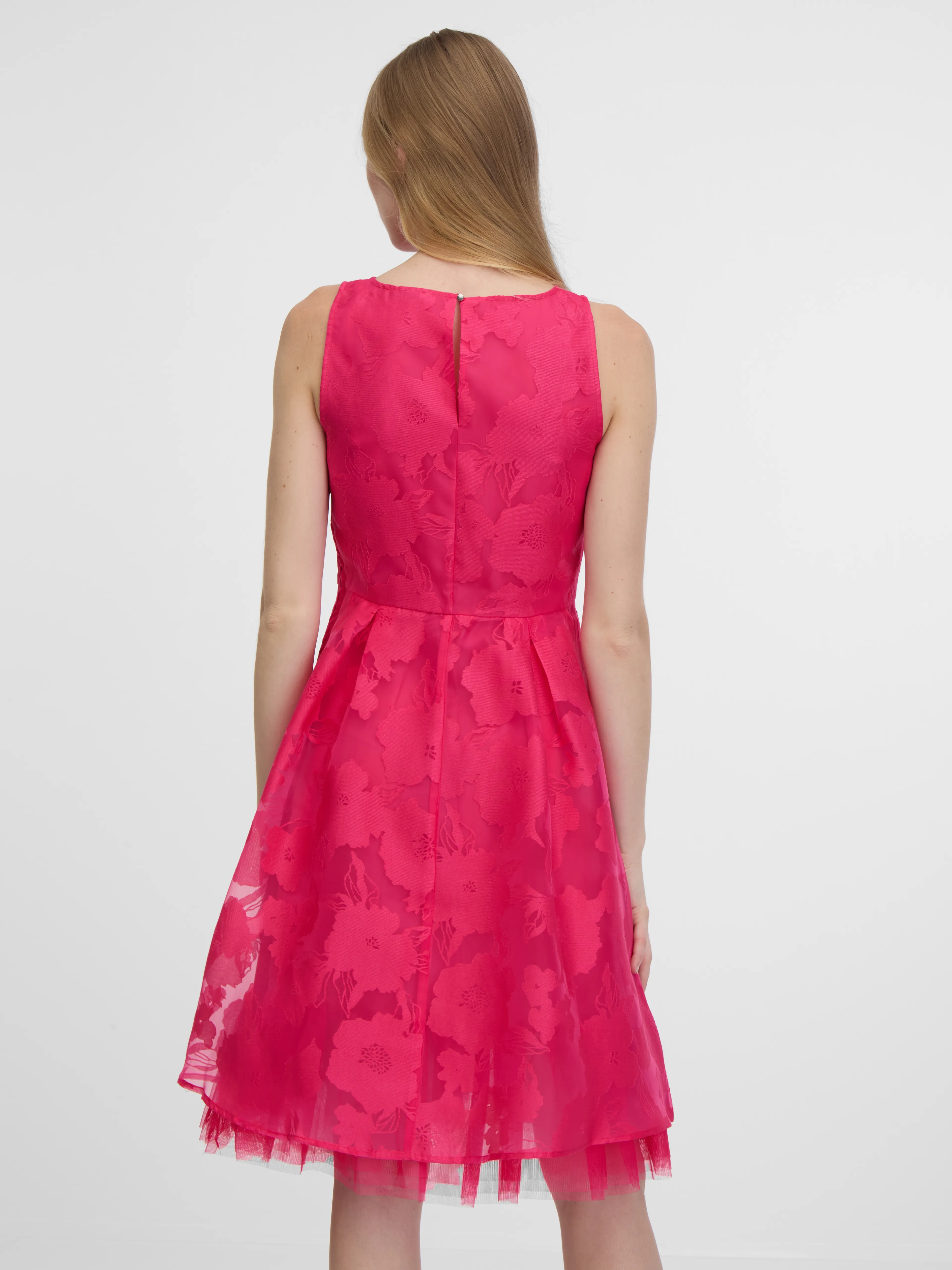Dunkelrosa Damenkleid mit dekorativen Details ORSAY