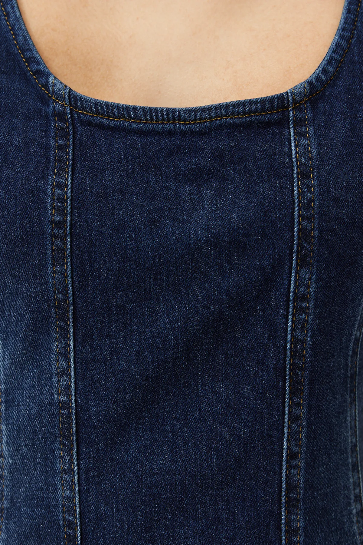 Trendyol Collection  Blaues, eng anliegendes Mini-Jeanskleid mit Nähten TWOSS24EL00284
