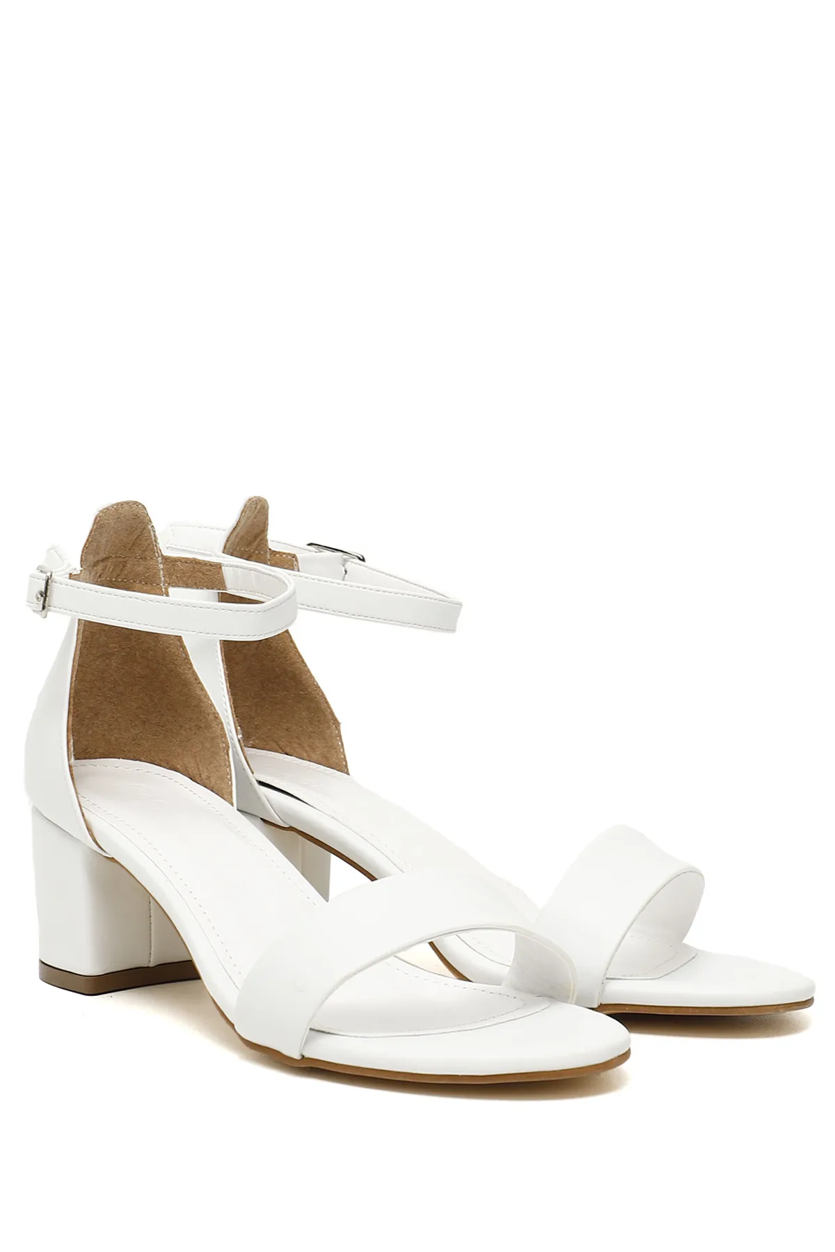 GÖNDERİ(R)  Weiße Riemchensandalen für Damen mit dicken Absätzen 37101