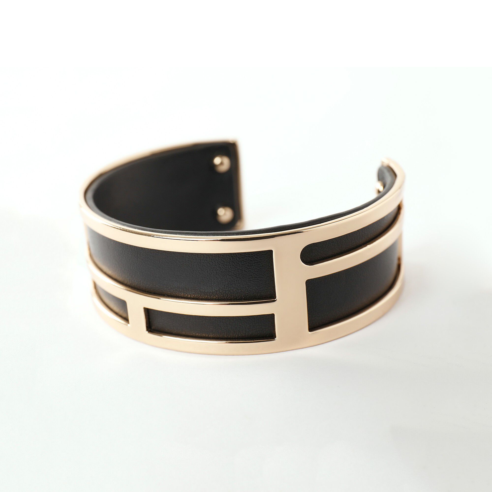Bracelet manchette dorée, empiècement synthétique