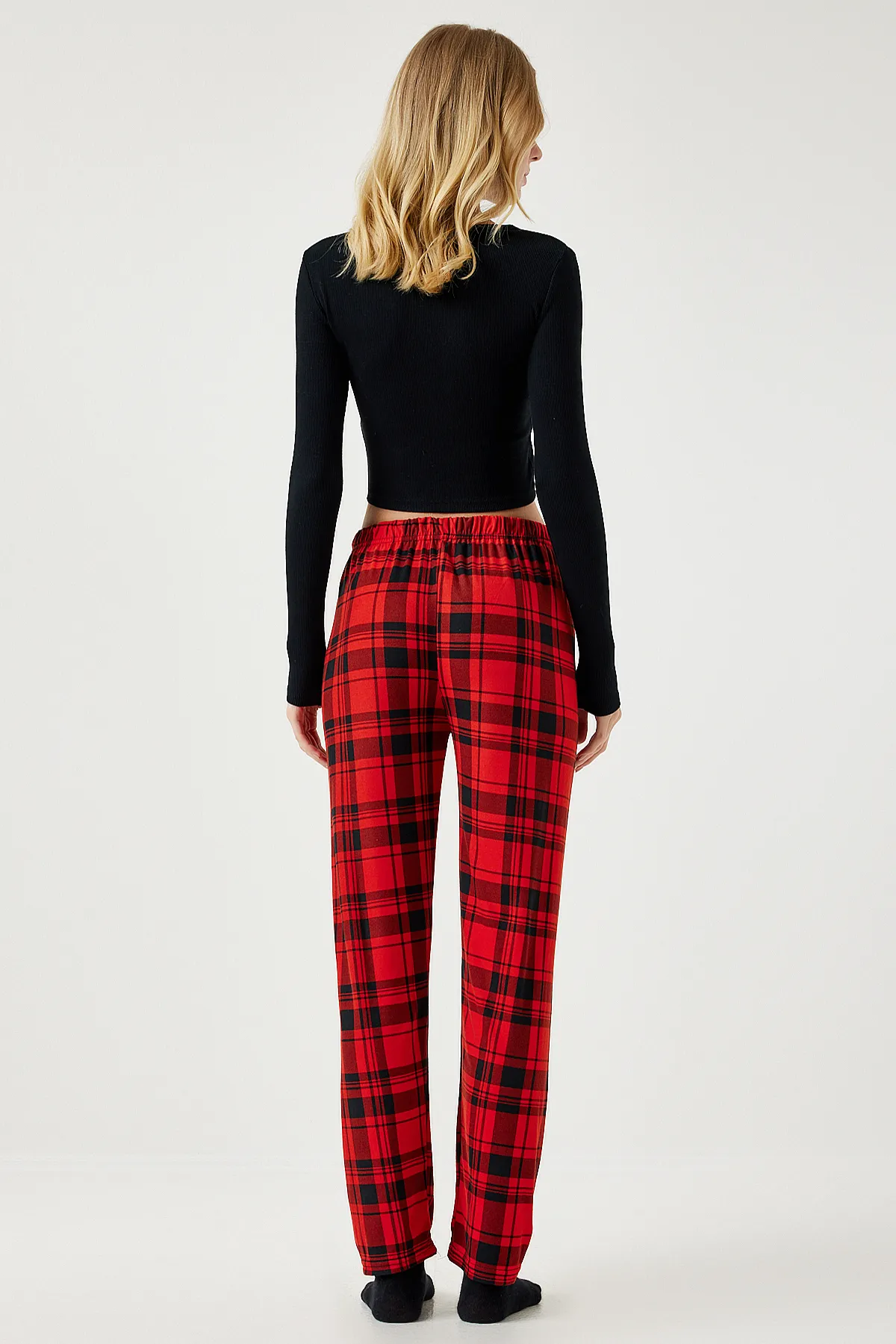 Happiness İstanbul  Rote Pyjamahose aus weichem Strick mit Muster für Damen CE00089