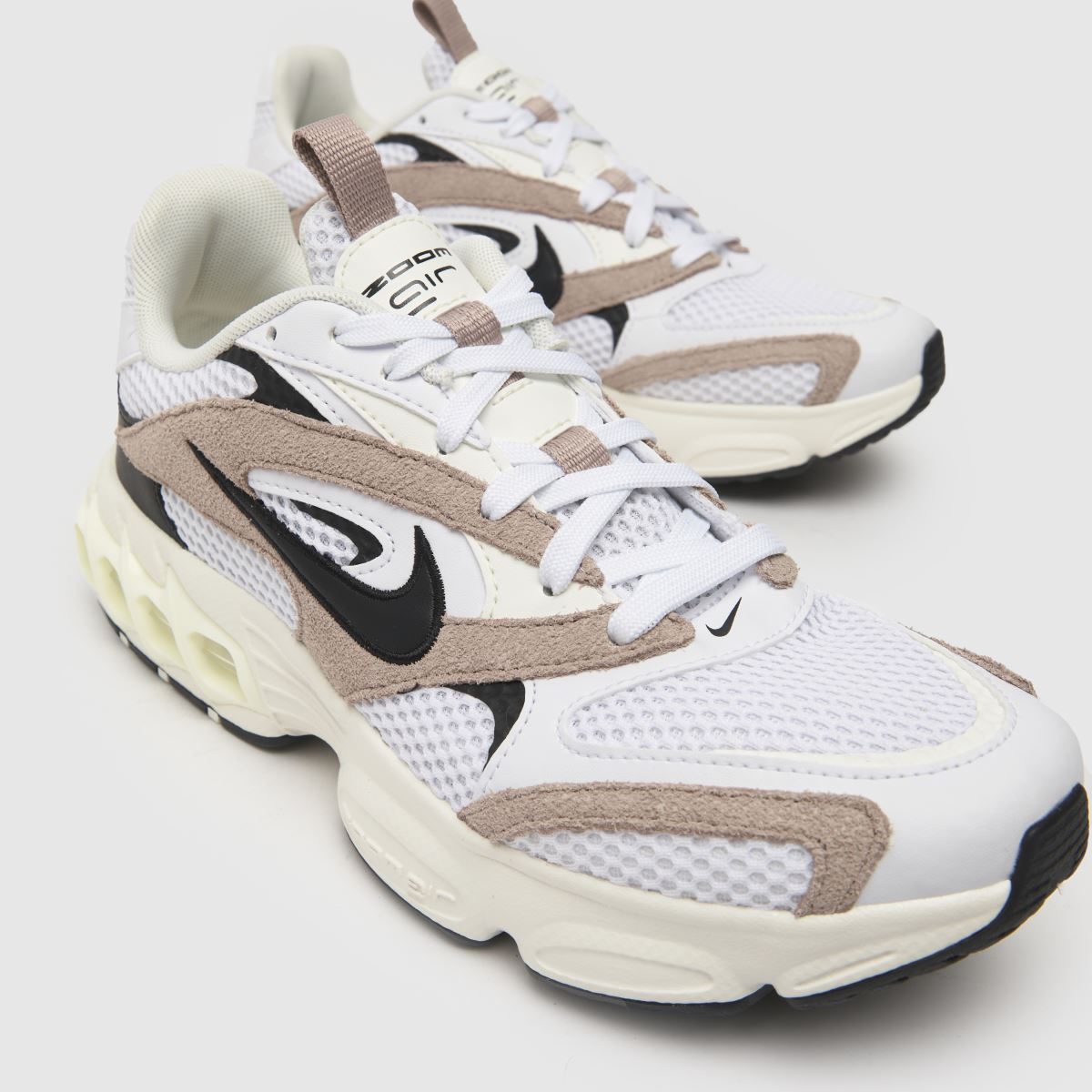 Superge Nike Zoom Air Fire v beli in rjavi barvi