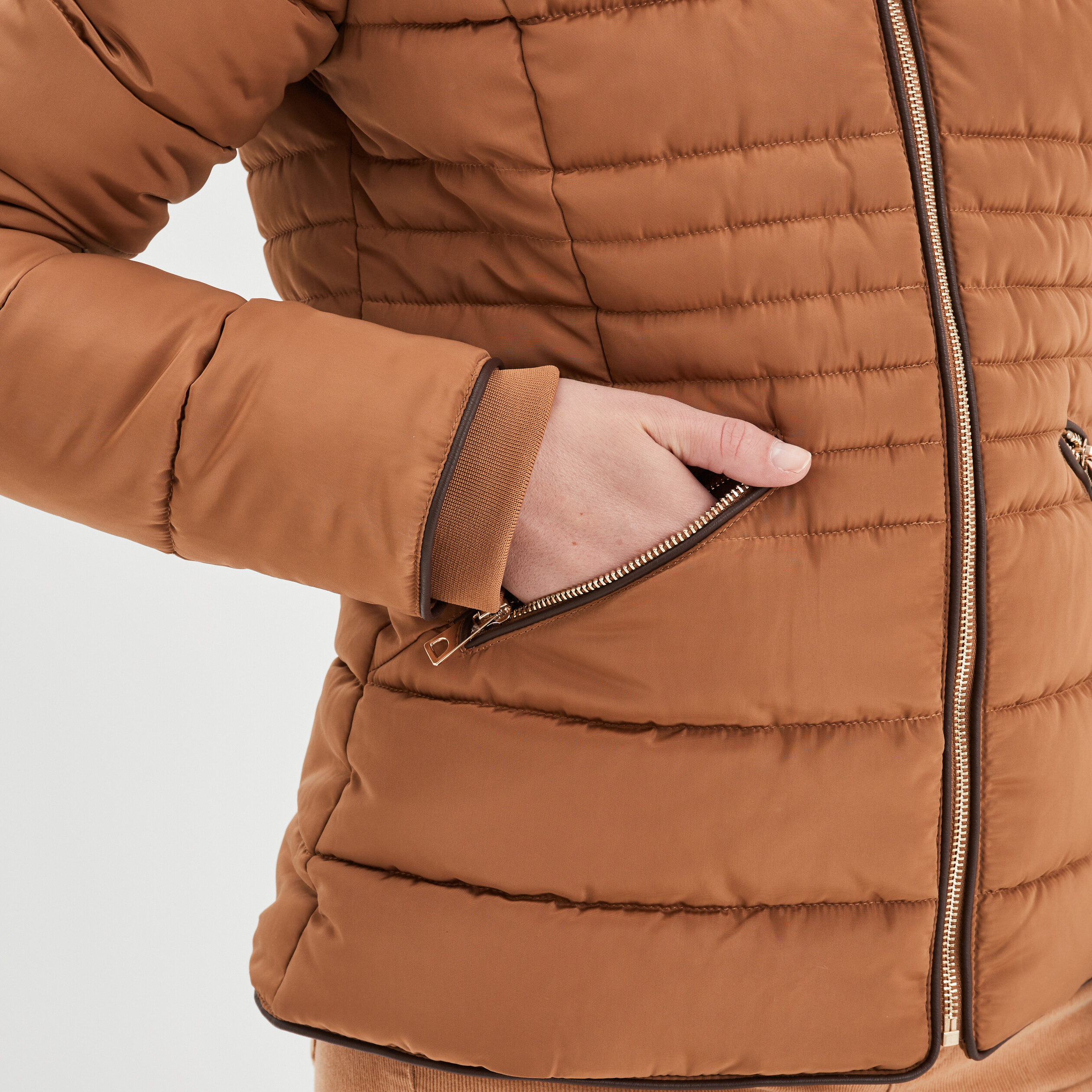 Doudoune courte cintrée à capuche marron clair femme | La Halle