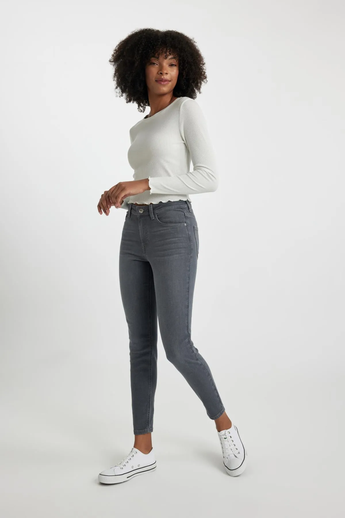 DeFacto  Rebeca Skinny Fit Normale Taille Schmaler Beinausschnitt Lange Jeanshose A7551ax23au