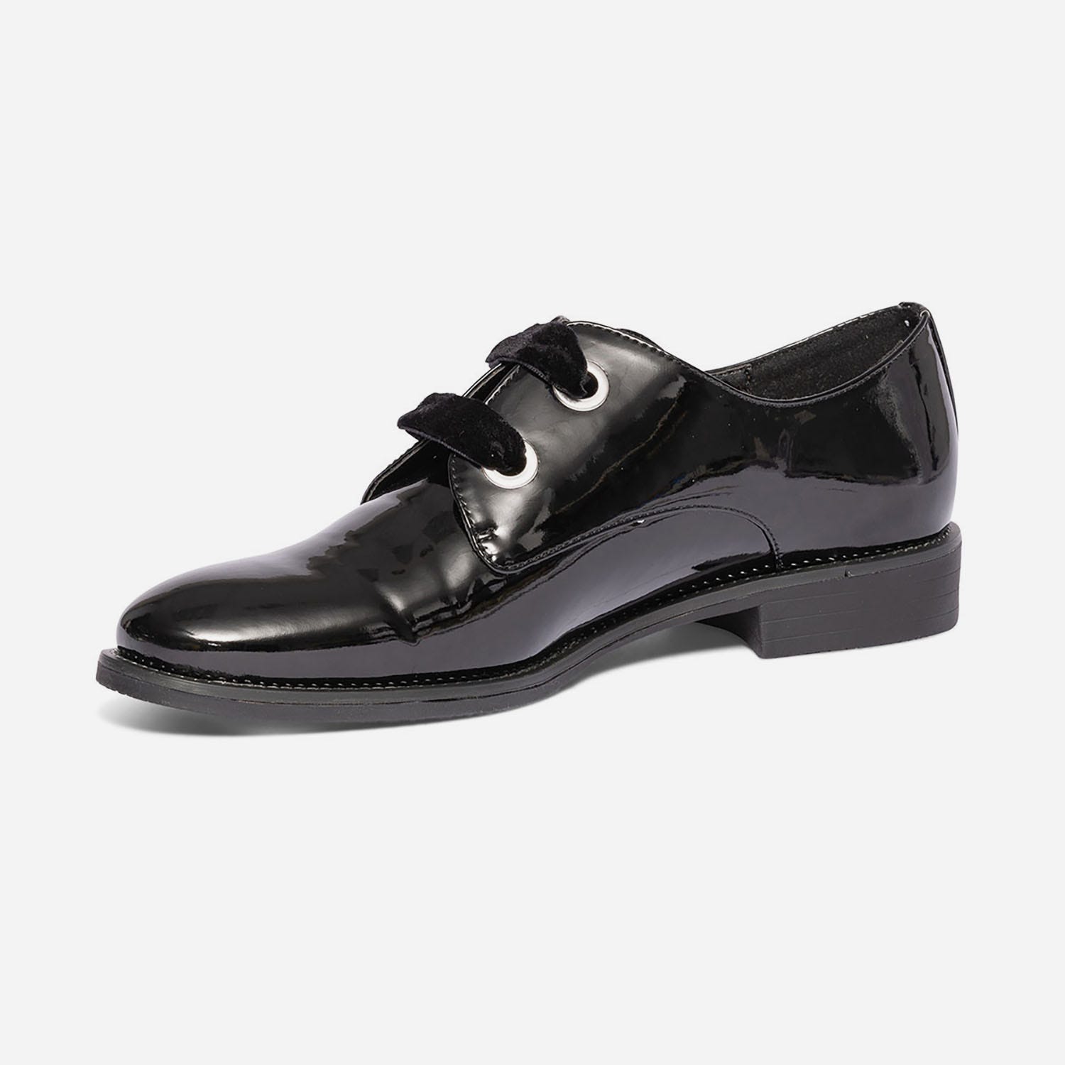 Derby noir verni à lacet velours