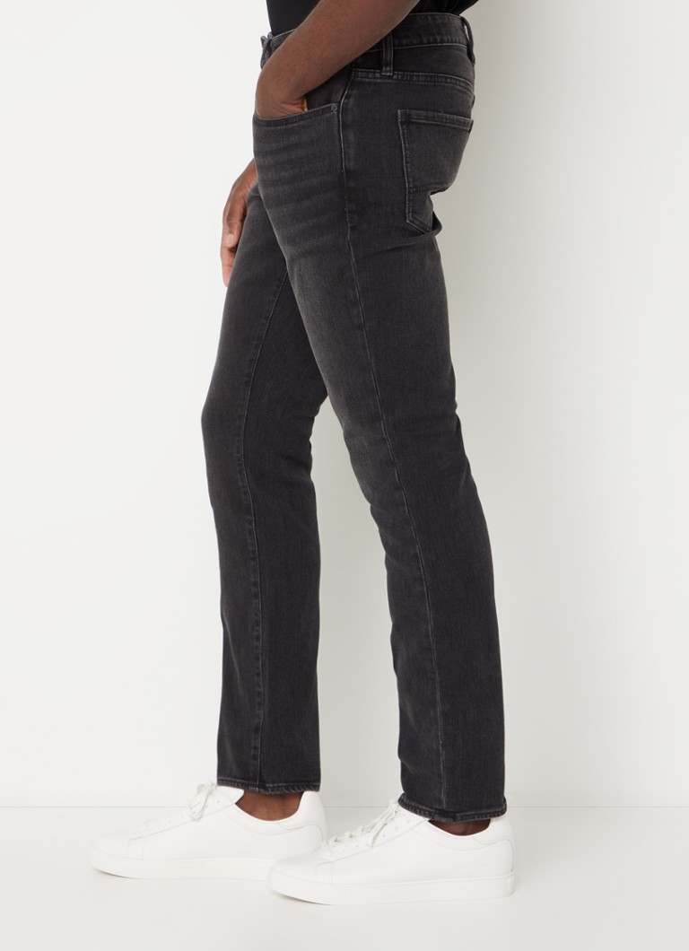 Jeansy Armani Exchange o dopasowanym kroju z efektem sprania