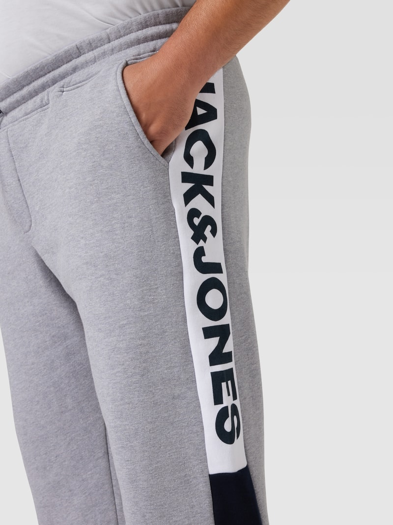 PLUS SIZE Sweatpants mit Label-Details Modell 'Will' in hellgrau meliert