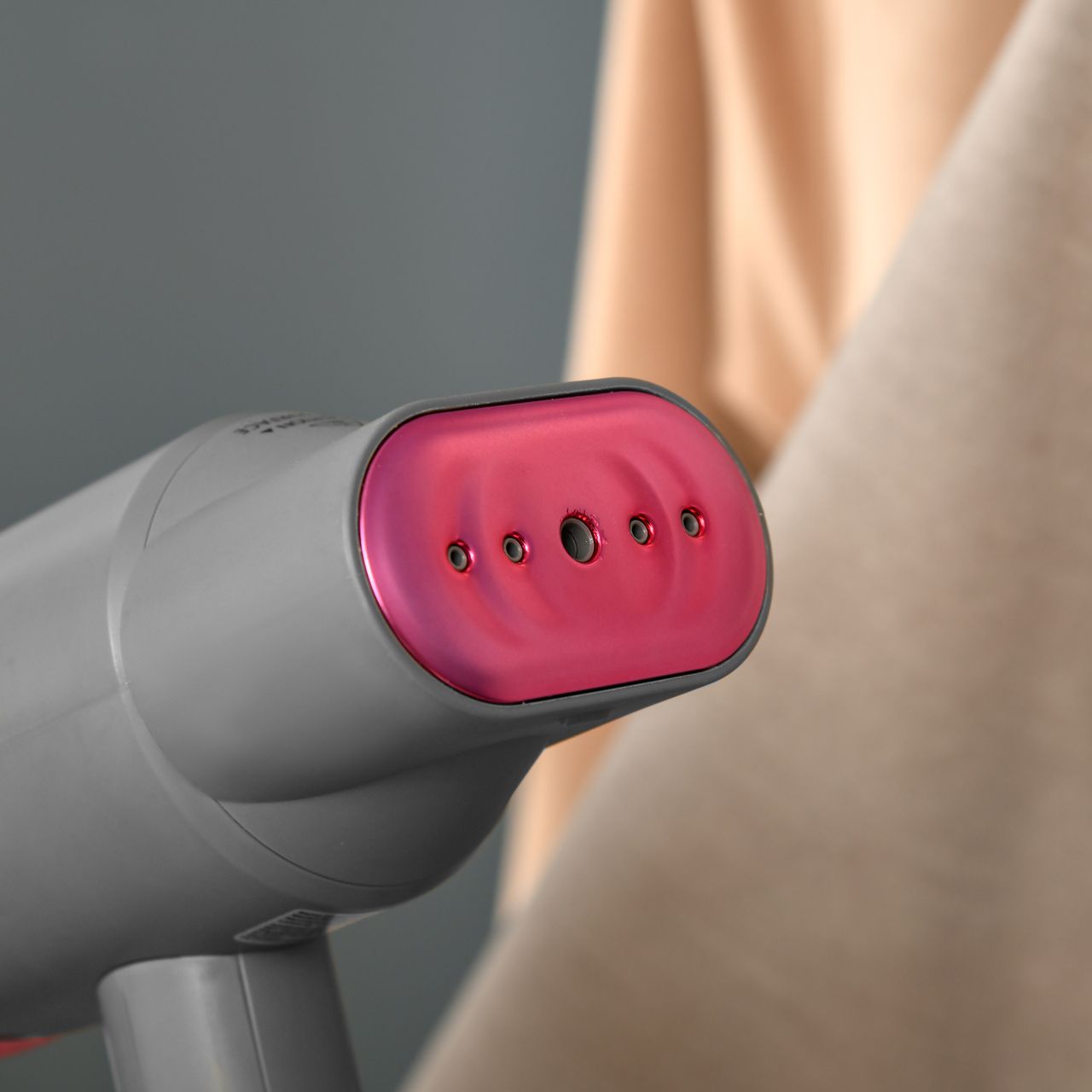HOMCOM Dampfglätter Dampfbürste faltbar Kleidung Hemden Dampfbügeleisen mit 160 ml Wassertank 1520 W schnelles Aufheizen Aluminium Kunststoff Grau Rosa 27,5 x 18,2 x 9 cm
