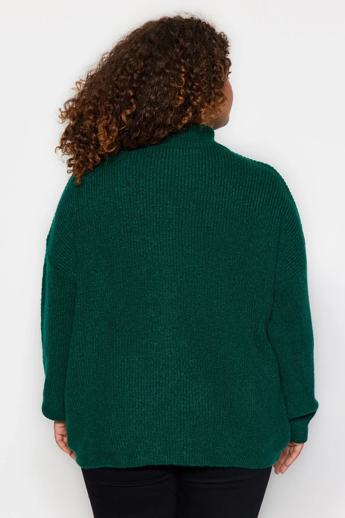 Trendyol Curve  Grüner Strickpullover mit Reißverschluss TBBAW24AN00054