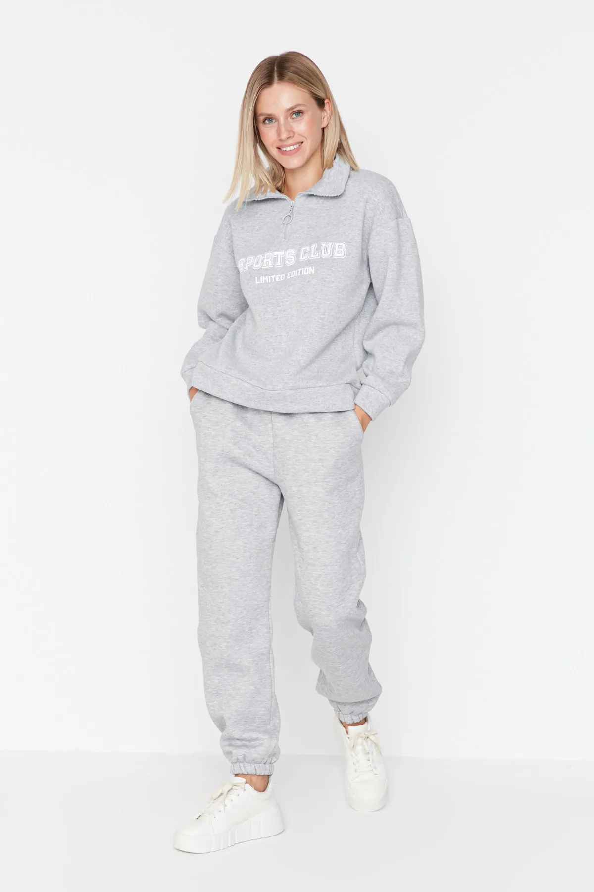 Trendyol Collection  Jogginghose - Grau - Loose Jogger