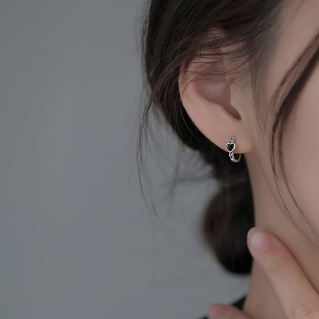 POCHUMIDUU Paar Ohrhänger 925 Sterling Silber Schwarz Herz Huggie Hoop Ohrringe (2-tlg., Retro Kleine Ohrringe Knorpel Helix Ohrringe), für Frauen Teenager Mädchen