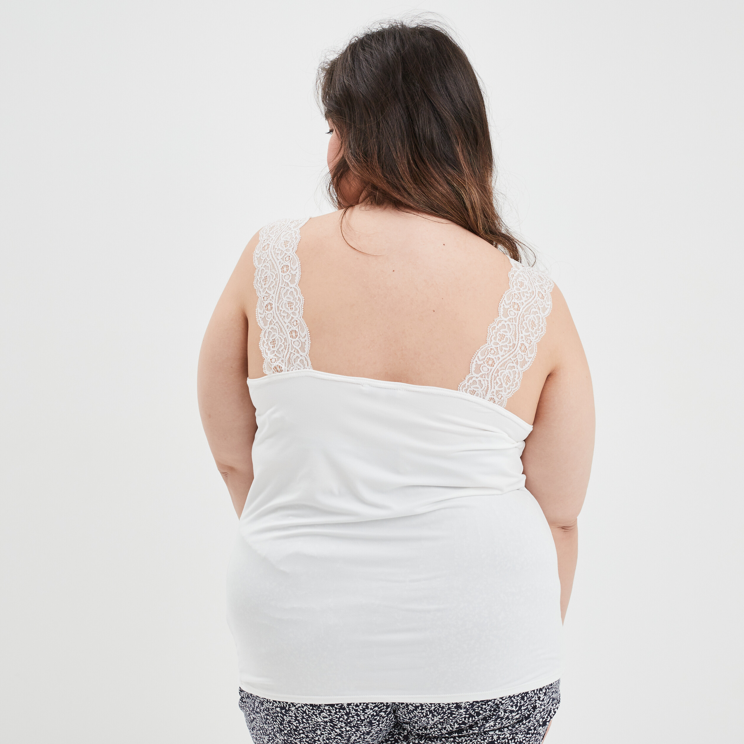 Débardeur bretelles larges col en V ivoire femme grande taille | La Halle