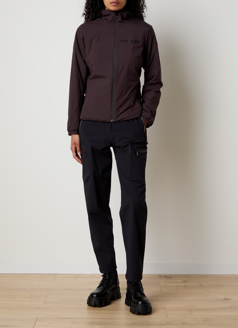 Jachetă softshell Moncler Mietres cu glugă și logo.