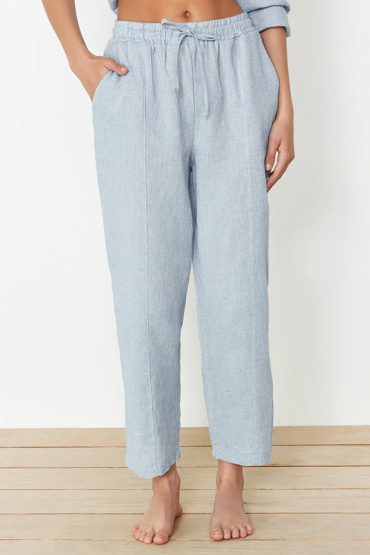 Trendyol Collection  Graues gewebtes Hemd-Hosen-Set TBESS24AU00068