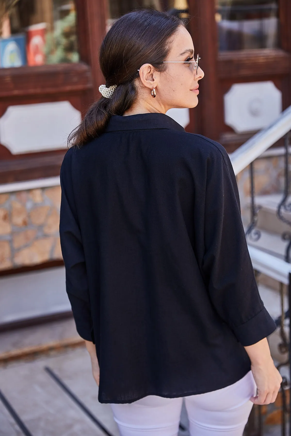 armonika  Schwarzes Freizeit-Leinenhemd mit Taschen für Damen ARM-21Y001035
