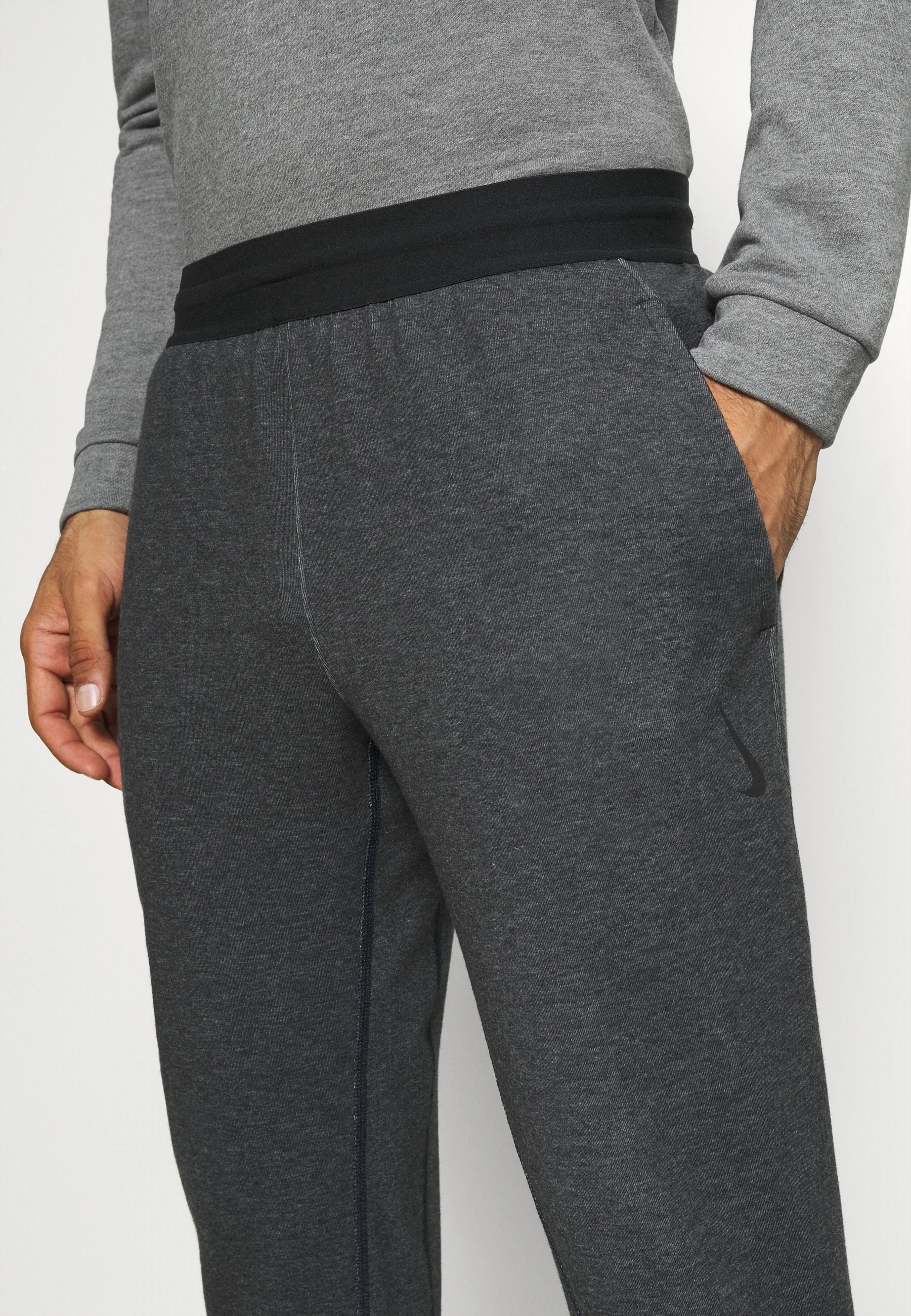Pantalones deportivos Nike Performance